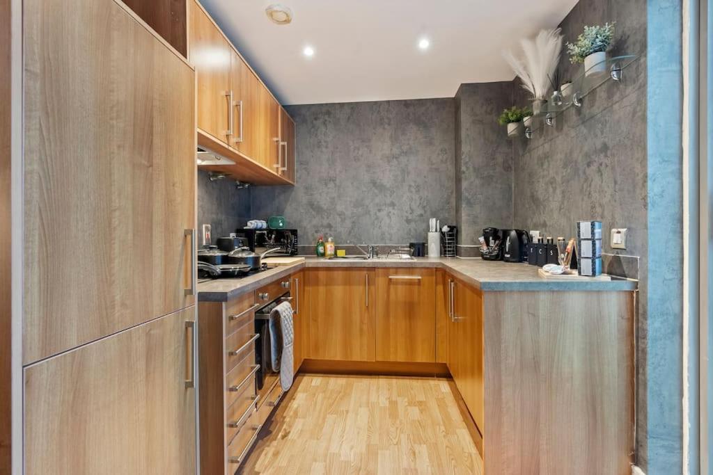 Cave Dunes Monthly Free Park & Netflix Apartment Birmingham